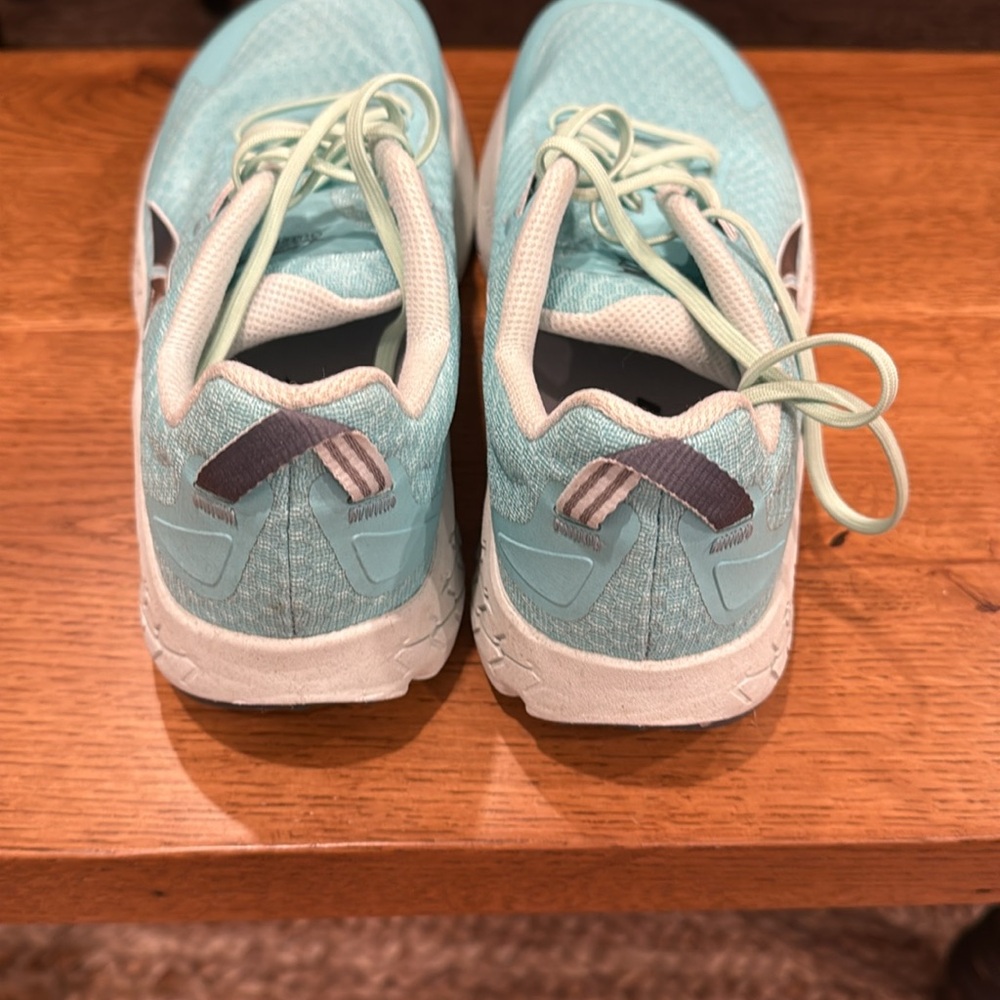 Altra trail running ladies 9.5 - Picture 4 of 11